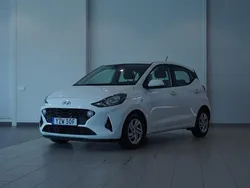 Vit Begagnad 2020 Hyundai i10 Essential Halvkombi | 129 800 kr (Marknadspris)