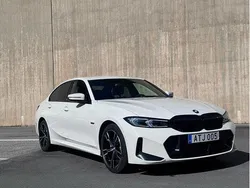 Vit Begagnad 2023 BMW 330e M Sport Sedan | 430 000 kr (Lite dyr)