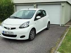 Vit Begagnad 2011 Toyota Aygo Halvkombi | 55 000 kr (Lite dyr)