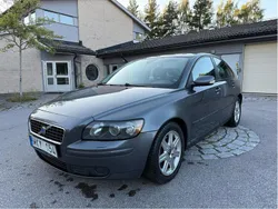 Grå Begagnad 2005 Volvo S40 Kinetic Sedan | 27 000 kr (Bra pris)