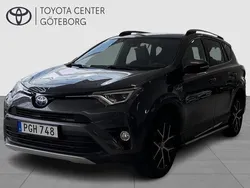 Mörkgrå Begagnad 2017 Toyota RAV4 Hybrid Active SUV | 249 900 kr (Marknadspris)