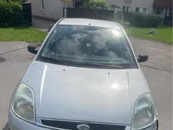 Grå Begagnad 2004 Ford Fiesta Halvkombi | 15 000 kr (Bra pris)