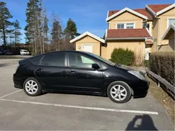 Svart Begagnad 2006 Toyota Prius Halvkombi | 39 000 kr (Lite dyr)
