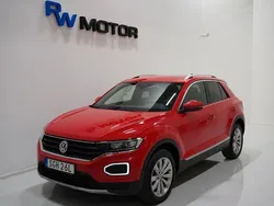 Röd Begagnad 2019 VW T-Roc SUV | 218 900 kr (Superpris)