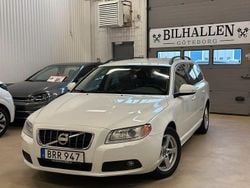 Vit Begagnad 2010 Volvo V70 Momentum Kombi | 104 900 kr (Dyr)