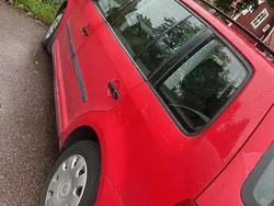 Röd Begagnad 2004 VW Touran Minibuss | 25 000 kr