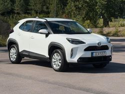 Vit Begagnad 2023 Toyota Yaris Hybrid Active SUV | 249 000 kr (Bra pris)