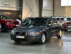 Grå Begagnad 2005 Volvo S60 Kinetic Sedan | 59 900 kr (Marknadspris)