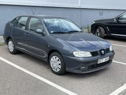 Grå Begagnad 2000 Seat Cordoba Sedan | 18 000 kr