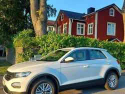 Vit Begagnad 2021 VW T-Roc SUV | 179 000 kr (Bra pris)
