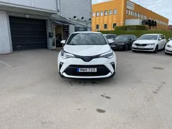 Vit Begagnad 2021 Toyota C-HR SUV | 159 900 kr (Marknadspris)