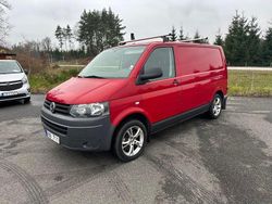 Röd Begagnad 2012 VW T5 Van | 79 900 kr (Superpris)