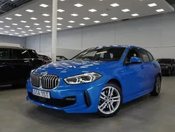 Blå Begagnad 2021 BMW 118 M Sport Halvkombi | 269 900 kr (Lite dyr)