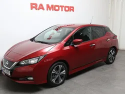 Röd Begagnad 2020 Nissan Leaf 360º Halvkombi | 159 900 kr (Marknadspris)