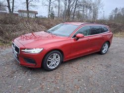 Röd metallic Begagnad 2022 Volvo V60 Kombi | 289 500 kr (Superpris)