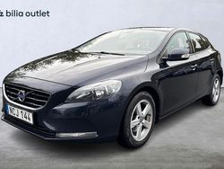 Mörkblå Begagnad 2016 Volvo V40 Kinetic Kombi | 114 900 kr (Bra pris)