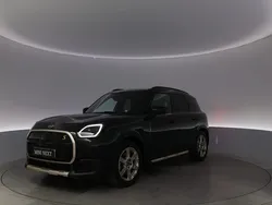 Svart Begagnad 2024 Mini Countryman Favoured SUV | 474 900 kr