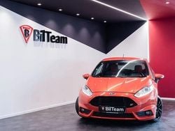 Orange Begagnad 2013 Ford Fiesta ST Halvkombi | 109 900 kr (Marknadspris)