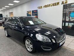 Svart Begagnad 2012 Volvo V60 Summum Kombi | 119 900 kr (Marknadspris)