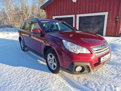 Rödmetallic Begagnad 2014 Subaru Outback Kombi | 138 000 kr (Dyr)