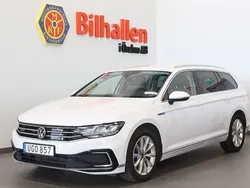 Vit Begagnad 2021 VW Passat GTE Kombi | 209 000 kr (Superpris)