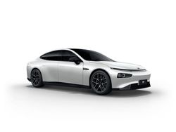 Vit Begagnad 2023 XPENG P7 AWD Performance Sedan | 469 900 kr