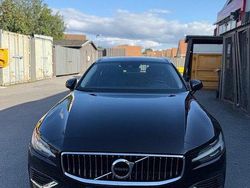 Svart Begagnad 2019 Volvo V60 Inscription Kombi | 289 000 kr (Marknadspris)