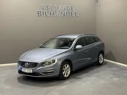 Ljusblå Begagnad 2018 Volvo V60 Momentum Kombi | 179 900 kr