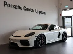 Vit Begagnad 2021 Porsche 718 Cayman GT4 Sportkupé | 1 275 000 kr (Marknadspris)