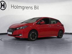 Röd Begagnad 2023 Nissan Leaf Acenta Halvkombi | 194 800 kr (Marknadspris)