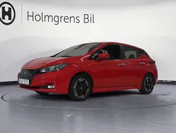 Röd Begagnad 2023 Nissan Leaf Acenta Halvkombi | 194 800 kr (Marknadspris)