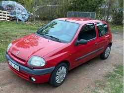 Röd Begagnad 2000 Renault Clio II Halvkombi | 32 000 kr (Dyr)