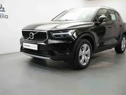 Svart Begagnad 2022 Volvo XC40 SUV | 274 900 kr