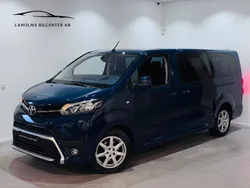 Mörkblå (blå) Begagnad 2018 Toyota Proace Verso Kombi | 299 900 kr (Marknadspris)