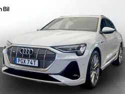 Glaciärvit metallic Begagnad 2022 Audi e-tron S-Line SUV | 529 000 kr (Lite dyr)