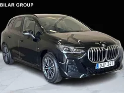 Svart Begagnad 2025 BMW 225 Active Tourer Minibuss | 439 000 kr