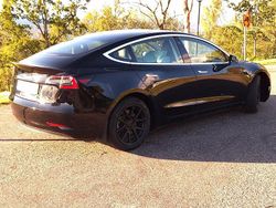 Svart Begagnad 2019 Tesla Model 3 Sedan | 179 000 kr