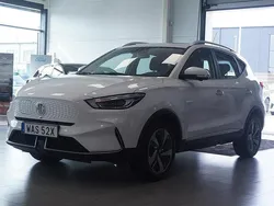 Vit Begagnad 2023 MG ZS Luxury Sedan | 229 800 kr (Superpris)