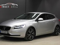 Silver Begagnad 2018 Volvo V40 Momentum Kombi | 169 000 kr (Marknadspris)