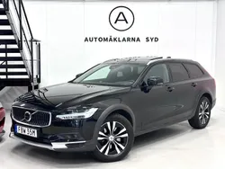 Svart Begagnad 2024 Volvo V90 CC Ultimate Kombi | 559 900 kr (Marknadspris)