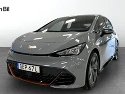 Ljusgrå Begagnad 2024 Cupra Born Halvkombi | 309 900 kr (Marknadspris)