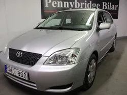 Silver Begagnad 2003 Toyota Corolla Halvkombi | 29 000 kr (Marknadspris)