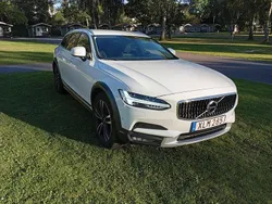 Vit Begagnad 2017 Volvo V90 CC Inscription Kombi | 195 000 kr (Marknadspris)