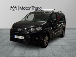 Svart Begagnad 2023 Toyota Proace City City Van | 289 900 kr (Marknadspris)