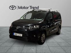Svart Begagnad 2023 Toyota Proace City City Minibuss | 289 900 kr (Marknadspris)