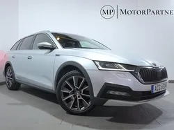 Grå Begagnad 2022 Skoda Octavia Scout Kombi | 269 900 kr