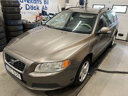 Grå Begagnad 2008 Volvo V70 Kinetic Kombi | 49 900 kr (Superpris)