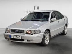 Ljusgrå Begagnad 2004 Volvo S40 Sedan | 29 900 kr (Marknadspris)