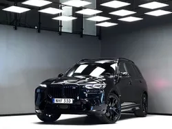 Svart Begagnad 2024 BMW X7 M Sport SUV | 1 199 900 kr (Marknadspris)