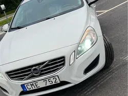 Vit Begagnad 2013 Volvo V60 Momentum Kombi | 103 000 kr (Bra pris)
